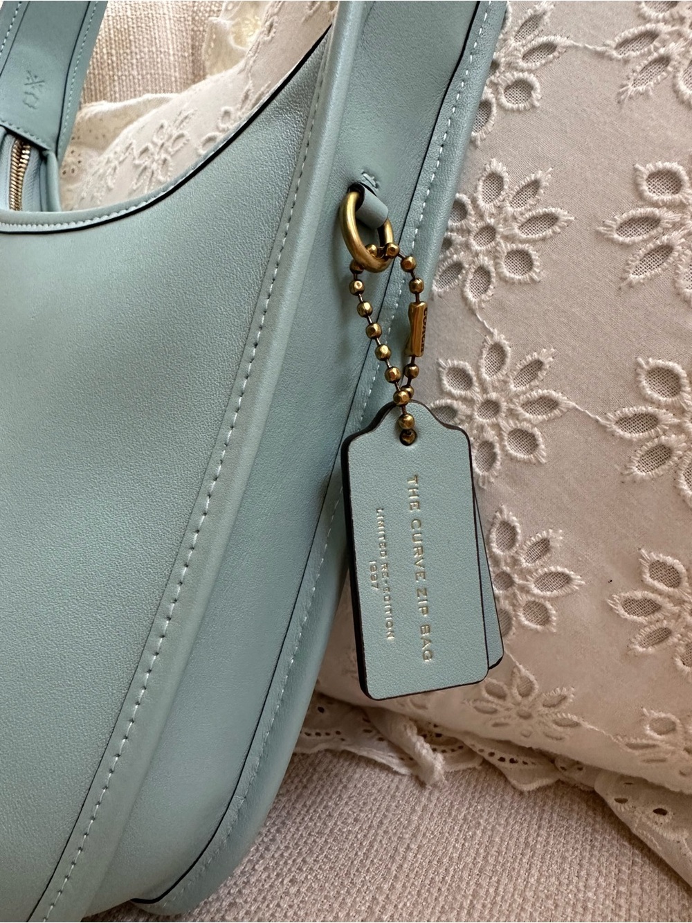 Light blue Coach curve zip purse - Picture 3 of 8
